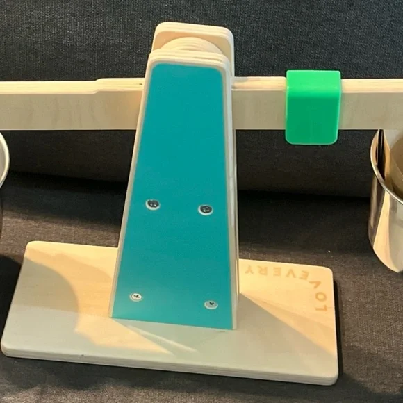 LOVEVERY "The Enthusiast Play" Every Which Weigh Scale & Pails (28-30 Months) - Picture 3 of 7